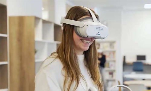 比利時15萬學生通過PICO VR頭顯接受職場溝通技能培訓??